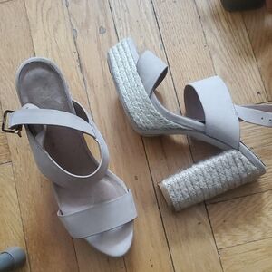 RAYE Women's Beige Block Heels